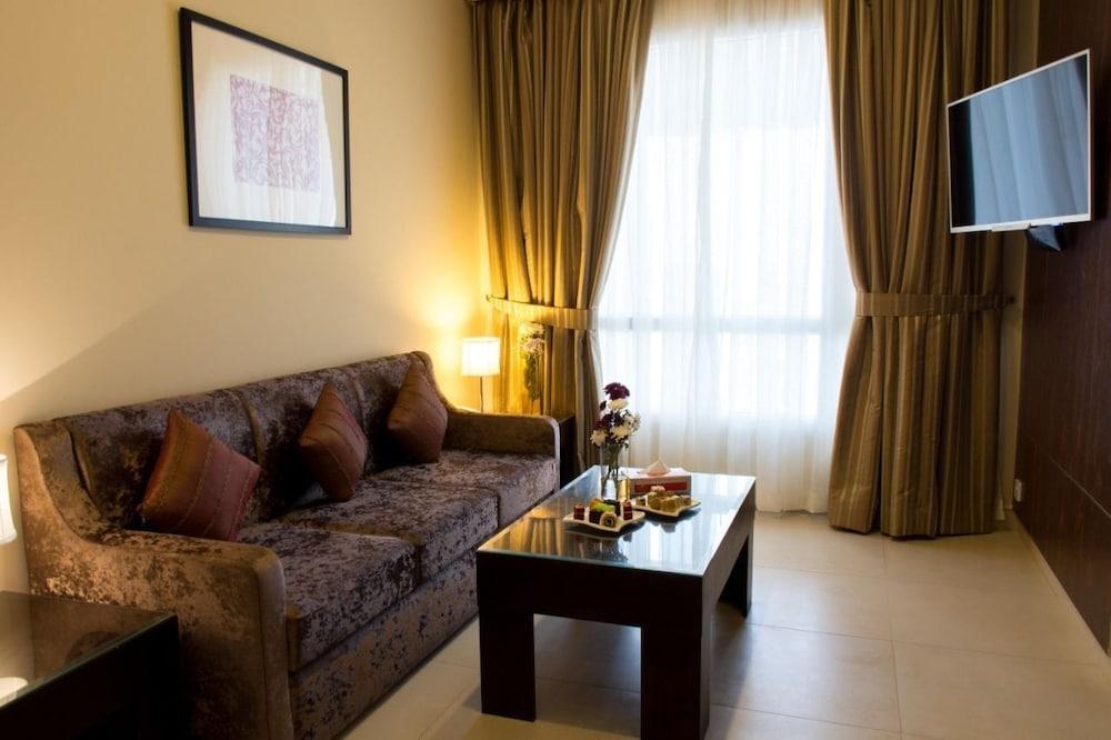 Ramada By Wyndham Karachi Creek Hotell Exteriör bild
